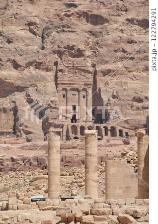 ヨルダン、ペトラ、ペトラ遺跡、アーンの墓、王家の墓 ヨルダン、ペトラ、ペトラ遺跡、アーンの墓、王家の墓 122794291