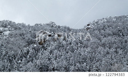 山形　雪景色の山寺 122794383