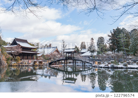 雪の虎渓山永保寺〈岐阜県多治見市〉 雪の虎渓山永保寺〈岐阜県多治見市〉 122796574