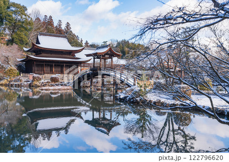 雪の虎渓山永保寺〈岐阜県多治見市〉 雪の虎渓山永保寺〈岐阜県多治見市〉 122796620