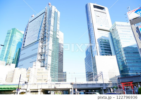 東京新橋汐留の高層ビル 122796936