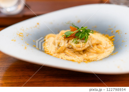 フランス料理 パスタ 美しい 芸術的 ウニ フランス料理 パスタ 美しい 芸術的 ウニ 122798934