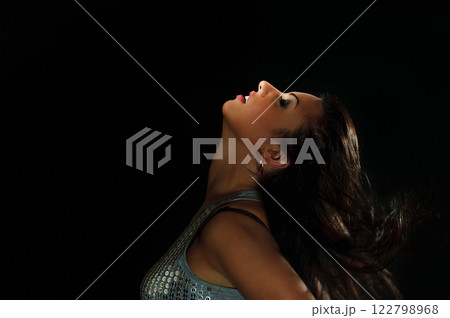 portrait of beauty brunette girl 122798968