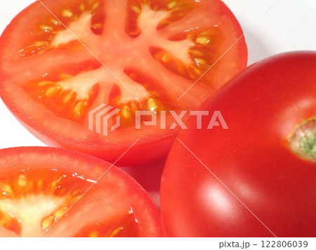 Vibrant Plum Tomatoes: Fresh Ingredients for Healthy Cooking 122806039