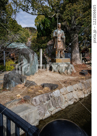 愛媛県ある石手寺にお参り 122806605
