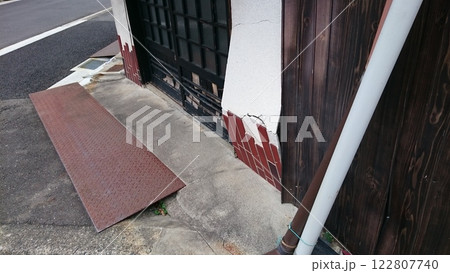 老朽化した壁 老朽化した壁 122807740