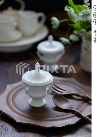 マスタードポット 122808675