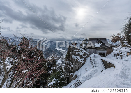 山形県 山寺(宝珠山立石寺) 雪景色 絶景の寺 山形県 山寺(宝珠山立石寺) 雪景色 絶景の寺 122809313