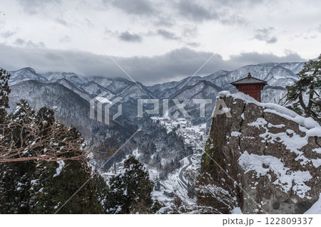 山形県 山寺(宝珠山立石寺) 雪景色 絶景の寺 山形県 山寺(宝珠山立石寺) 雪景色 絶景の寺 122809337
