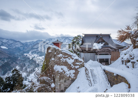 山形県 山寺(宝珠山立石寺) 雪景色 絶景の寺 山形県 山寺(宝珠山立石寺) 雪景色 絶景の寺 122809338