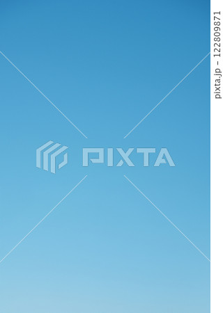 【縦写真】青空 122809871
