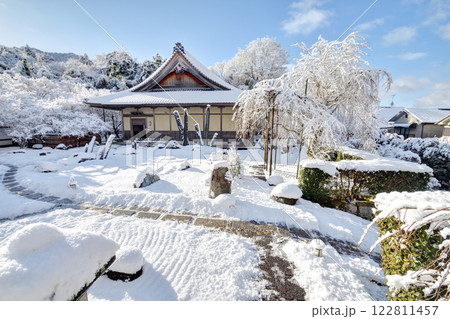 雪の日の圓光寺にて 雪の日の圓光寺にて 122811457