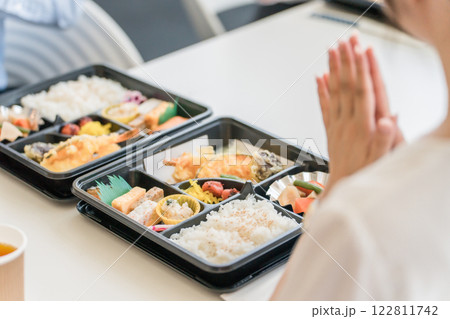 会議で出される仕出し弁当・福利厚生・ケータリング・デリバリー・社員食堂・社内カフェ・食事委託 会議で出される仕出し弁当・福利厚生・ケータリング・デリバリー・社員食堂・社内カフェ・食事委託 122811742