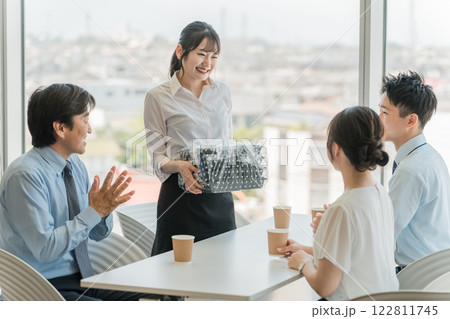 会議で出される仕出し弁当・福利厚生・ケータリング・デリバリー・社員食堂・社内カフェ・食事委託 122811745