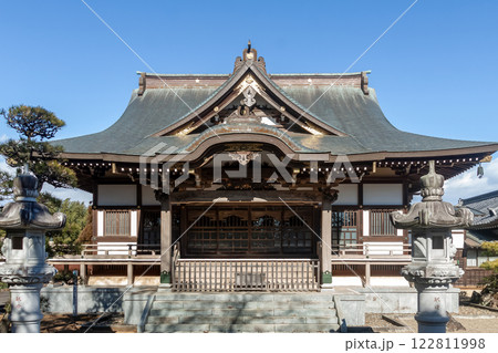 青空を背にした茨城県茨城町にある福蔵山明了寺一心院本堂 青空を背にした茨城県茨城町にある福蔵山明了寺一心院本堂 122811998