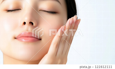若い女性の美容イメージ 122812111