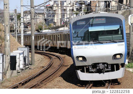 相鉄本線を行く10000系 122812258