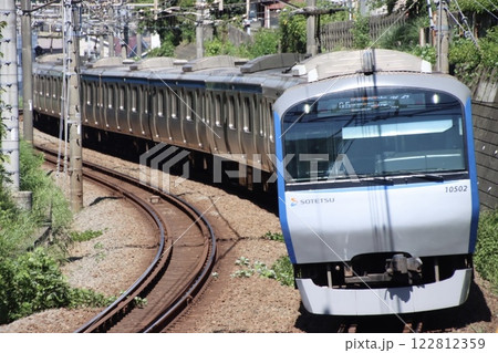 相鉄本線を行く11000系 相鉄本線を行く11000系 122812359