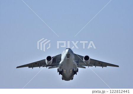 航空自衛隊 入間基地所属 C-2輸送機 離陸 122812441