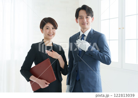 笑顔のホテルマン・コンシェルジュ 122813039