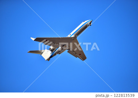 自衛隊機 多用途支援機U-4 離陸 入間基地所属 青空 自衛隊機 多用途支援機U-4 離陸 入間基地所属 青空 122813539