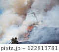 煙と炎 122813781