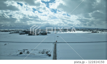 冬の富山県入善町沿岸の空撮　 122814150