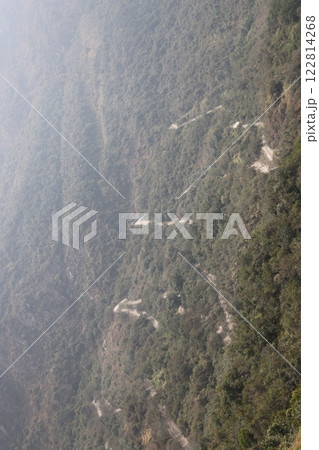 【ペルー】マチュピチュへのつづら折り道路 【ペルー】マチュピチュへのつづら折り道路 122814268