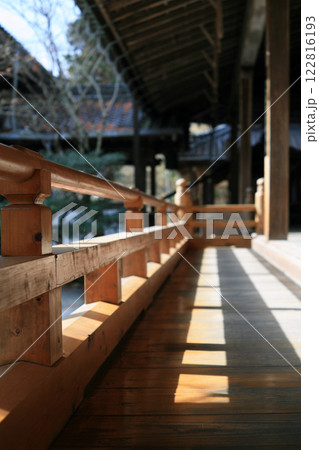 寺院の回廊 寺院の回廊 122816193