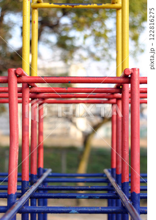 公園のジャングルジム 公園のジャングルジム 122816275