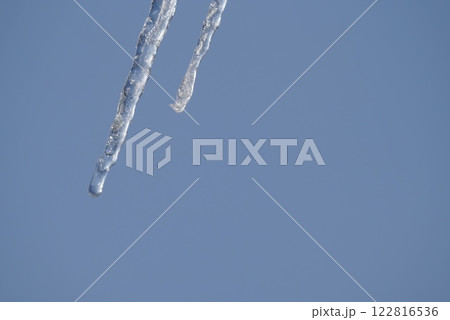 青空と氷柱 122816536