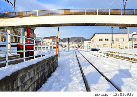JR東日本飯山線の西大滝駅から戸狩野沢温泉駅の風景(2022年12月) 122816938