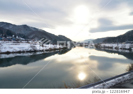 JR東日本飯山線の西大滝駅から戸狩野沢温泉駅の風景(2022年12月) JR東日本飯山線の西大滝駅から戸狩野沢温泉駅の風景(2022年12月) 122816947