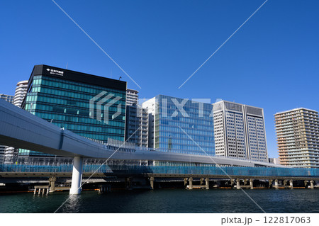 東京　品川シーサイド　京浜運河と品川シーサイド駅周辺の風景 122817063