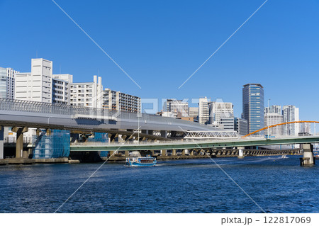 東京 品川シーサイド 京浜運河と品川シーサイド駅周辺の風景 東京 品川シーサイド 京浜運河と品川シーサイド駅周辺の風景 122817069