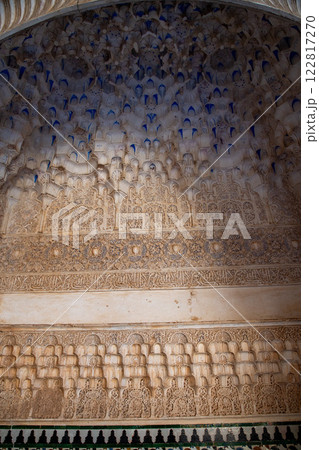 イスラム建築の装飾　アルハンブラ宮殿 122817270