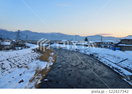 JR東日本飯山線の替佐駅から長野駅までの風景(2022年12月) 122817342