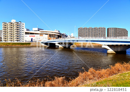 中川橋(亀有駅付近)/中川周辺を下流側より望む(東京都葛飾区)【2025.1】 中川橋(亀有駅付近)/中川周辺を下流側より望む(東京都葛飾区)【2025.1】 122818451