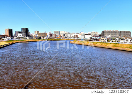 中川大橋／中川より中川橋(亀有駅付近)方面を望む(東京都葛飾区)【2025.1】 122818807