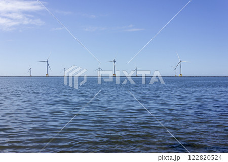 花畔埠頭より見る風力発電塔 花畔埠頭より見る風力発電塔 122820524