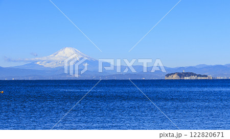 葉山から見た冠雪富士山 122820671