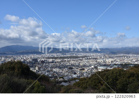 青蓮院飛地　将軍塚青龍殿　大舞台から一望する京都市内 122820963