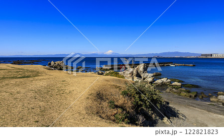 葉山一色海岸から見た富士山 122821823