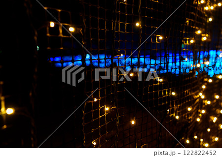 2025年 なら瑠璃絵 回廊の豆球越しに覗いた背景のイルミネーション① 2025年 なら瑠璃絵 回廊の豆球越しに覗いた背景のイルミネーション① 122822452