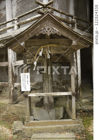 浦島神社　本殿と井戸の御井さま3 122824338