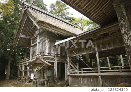 浦島神社 本殿と井戸の御井さま5 浦島神社 本殿と井戸の御井さま5 122824340