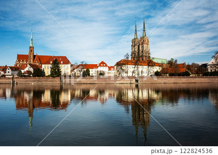 Stunning View Of Wroclaw's Historic City Center From The Oder River, A Popular Attraction In Poland 122824536