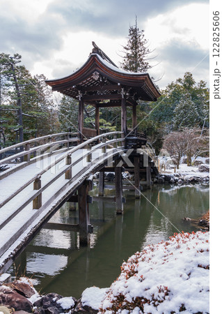 雪の虎渓山永保寺〈岐阜県多治見市〉 122825606