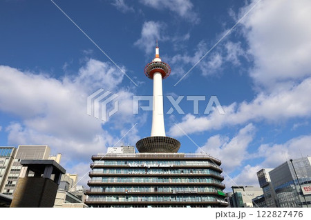 【京都】京都駅前の「ニデック京都タワー」 【京都】京都駅前の「ニデック京都タワー」 122827476
