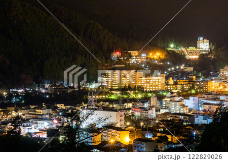 【下呂温泉】温泉街の静かな夜景 122829026